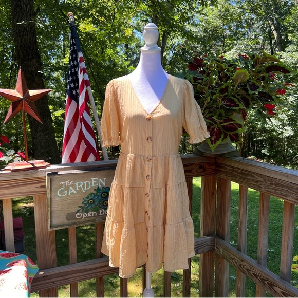 MINE CITY STARLIGHT SHIFT DRESS IN PRIMROSE YELLOW, Medium, excellent condition - Picture 11 of 13